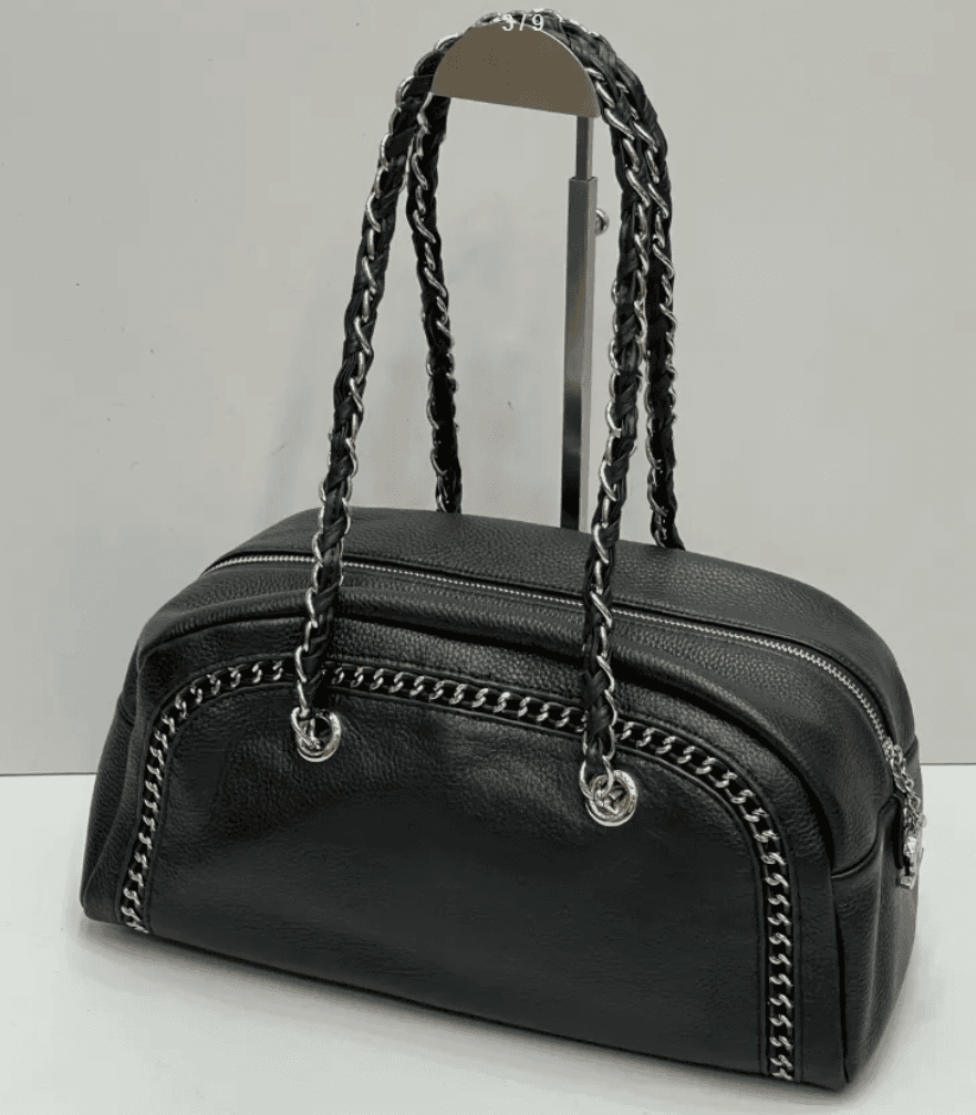 Black Chanel (one of the best purses ive gotten)